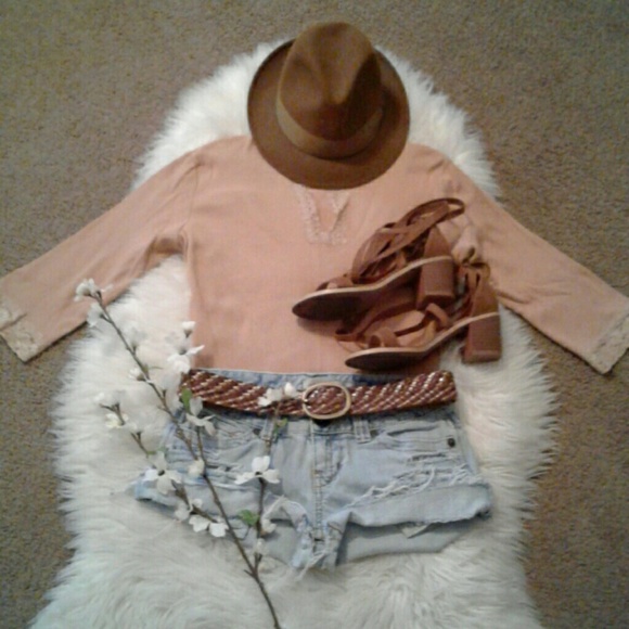 White Stag Tops - ❌L BOHO Lace 3/4 Sleeve Ribbed Top